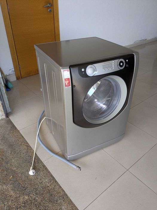 Máquina de lavar roupa Ariston Aqualtis 149 S (EU)