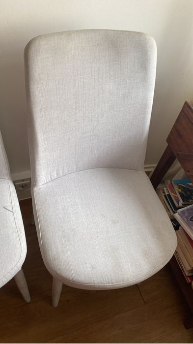 Seis cadeiras de jantar de tecido