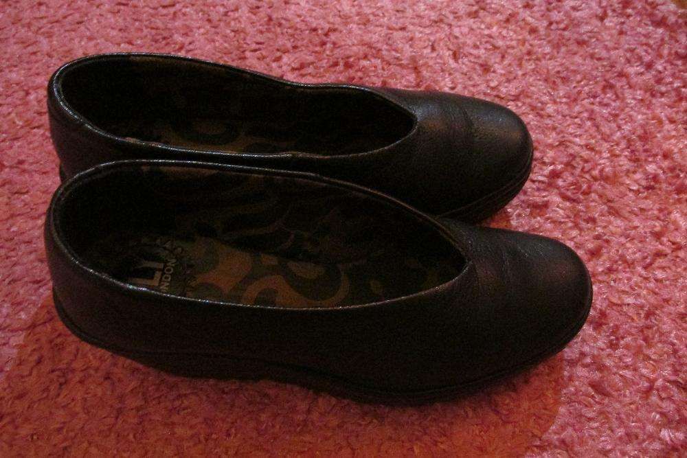 Sapatos em pele Fly London