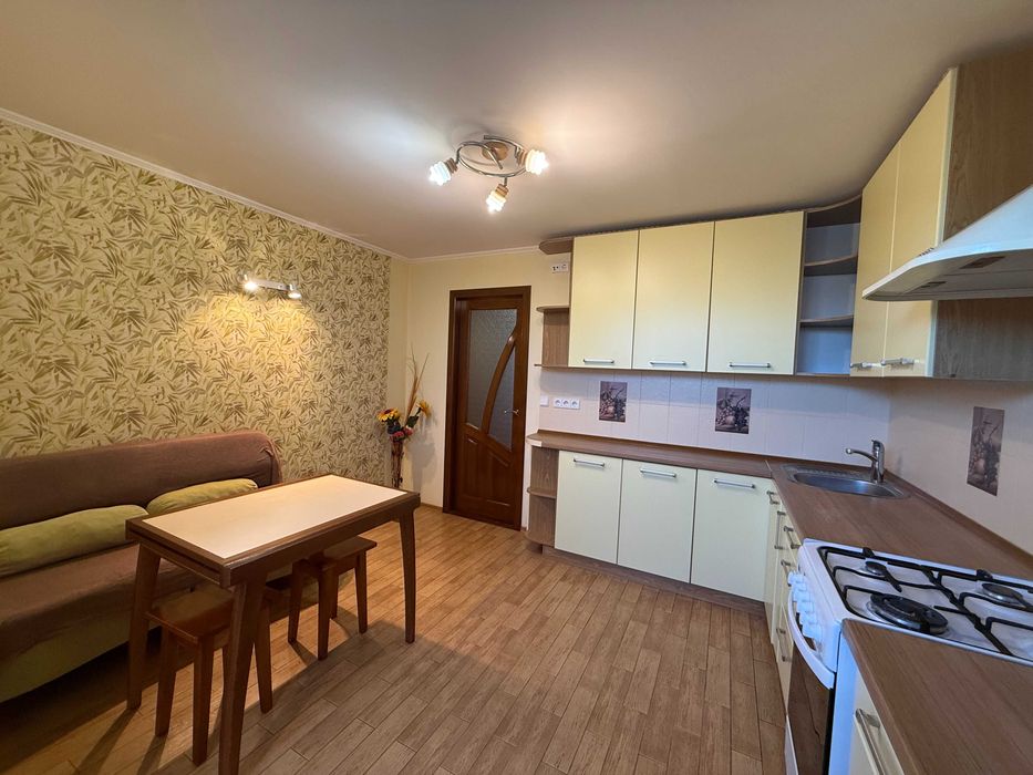 Довгострокова оренда гарноі 3-кв., 88 м2, район Сєдова, місто Черкаси