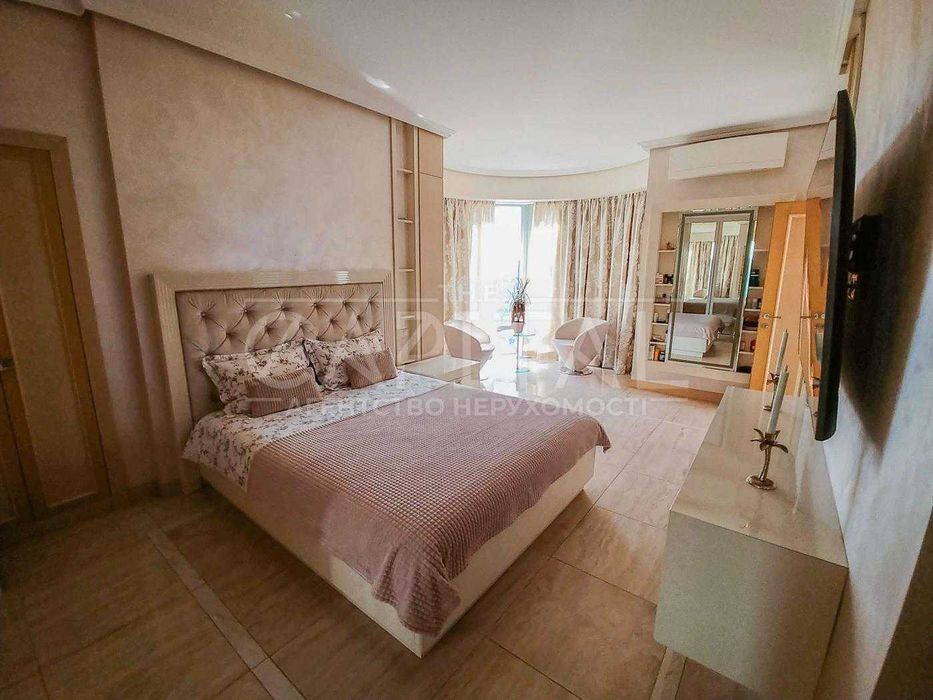 Продаж квартири, пентхаус , вул. Назарівська, Шевченківський р-н