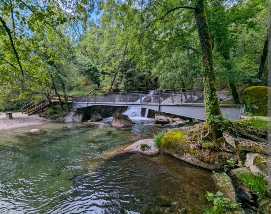 Rústico, com cerca de 7.500 m2 ou mais