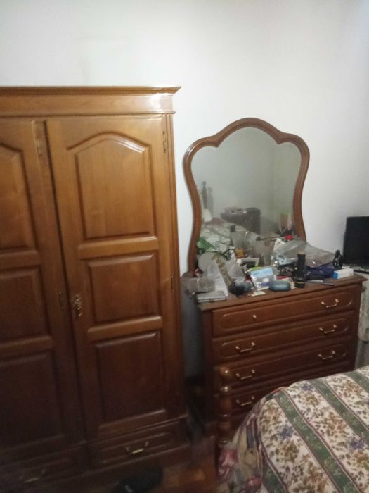 Alugo um quarto