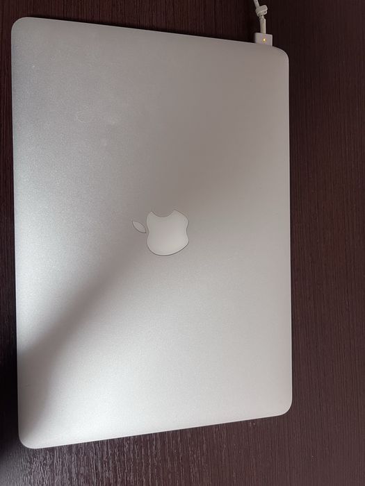 Продам Macbook Air 13 2013