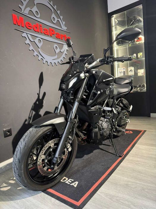 YAMAHA MT07 DE 2023