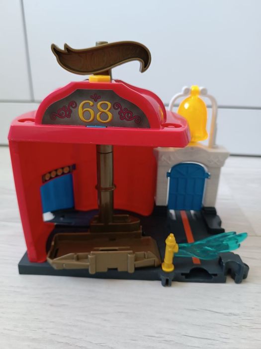 Hot wheels пожежна частина (без машинки)