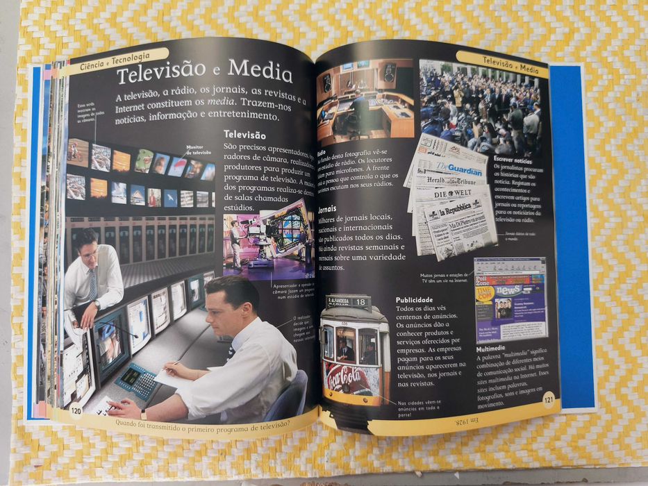 Enciclopédia Escolar – 
Edição DK - Civilização, Editores