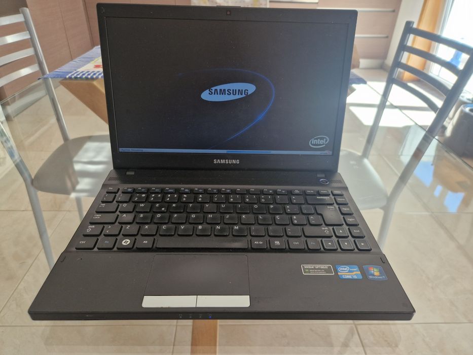 Samsung  NP300V3A   Core  i5