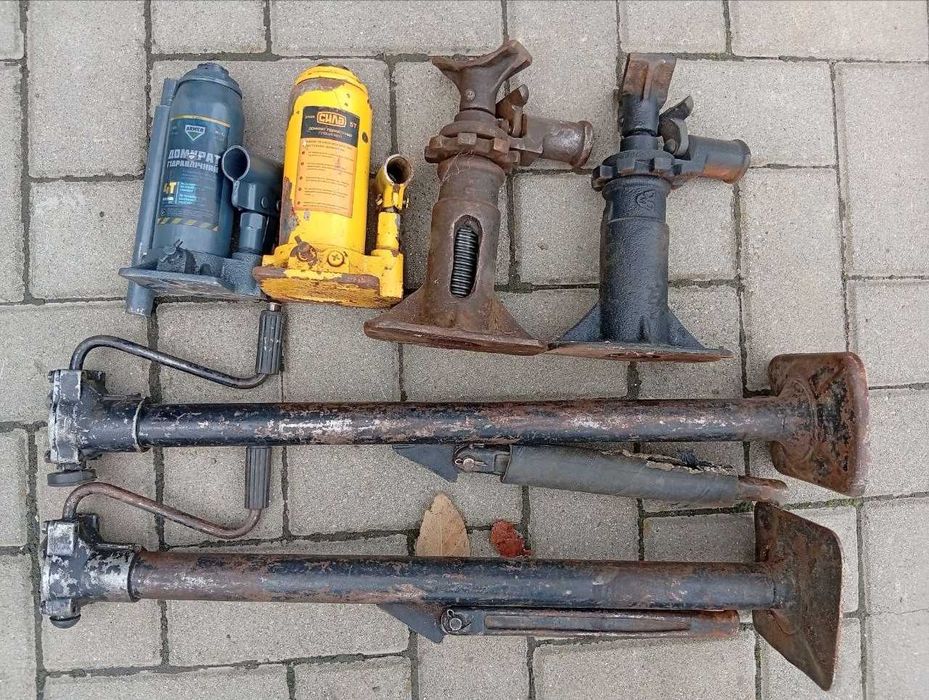 Домкрат ВАЗ ГАЗ УАЗ ЗИЛ 130, 131 и другие автомобили