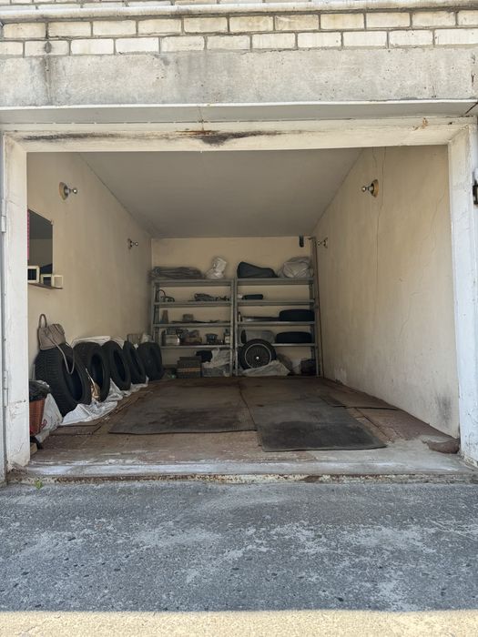 Сдам гараж сухой с погребом