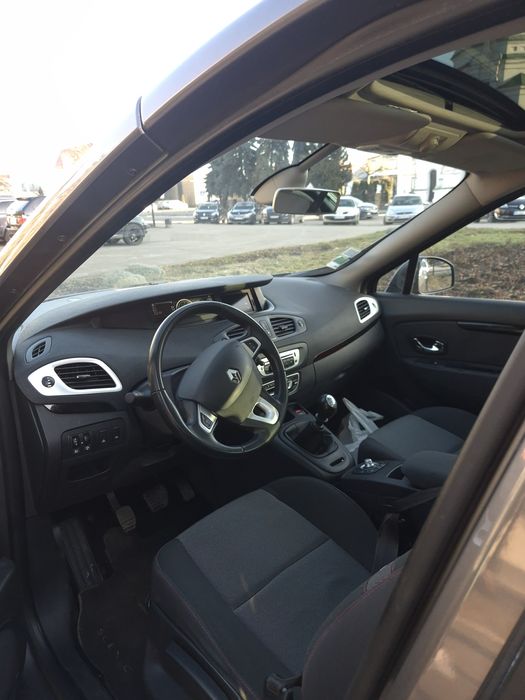 Renault Grand Scenic 2012