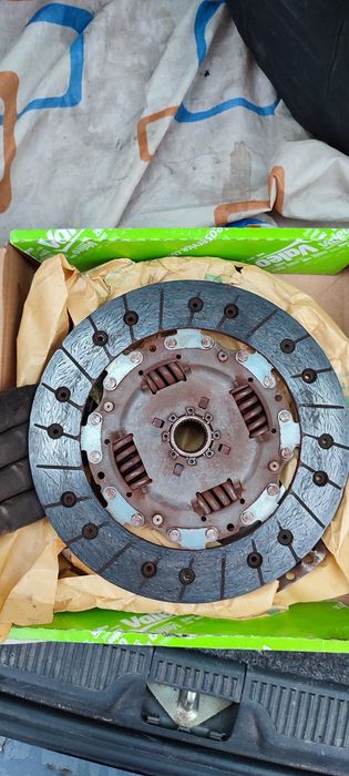 αD61ue Комплект зчеплення БУ на Skoda А5 1.6 бенз: 1 000 грн