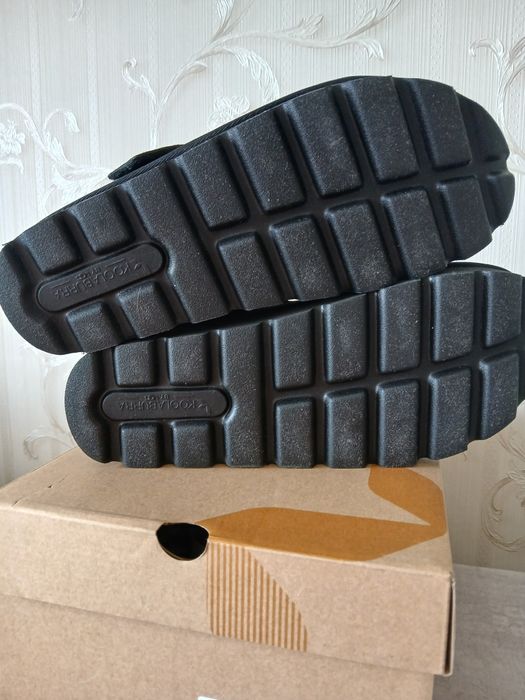 Босоніжки жіночі Ugg оригінал  нові 40 розмір, устілка 27см