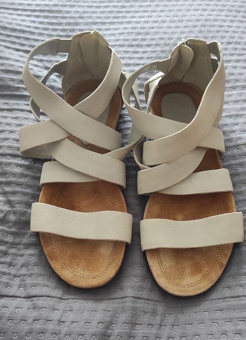 Sandały damskie Clarks  rozmiar 38 ze skóry jak nowe