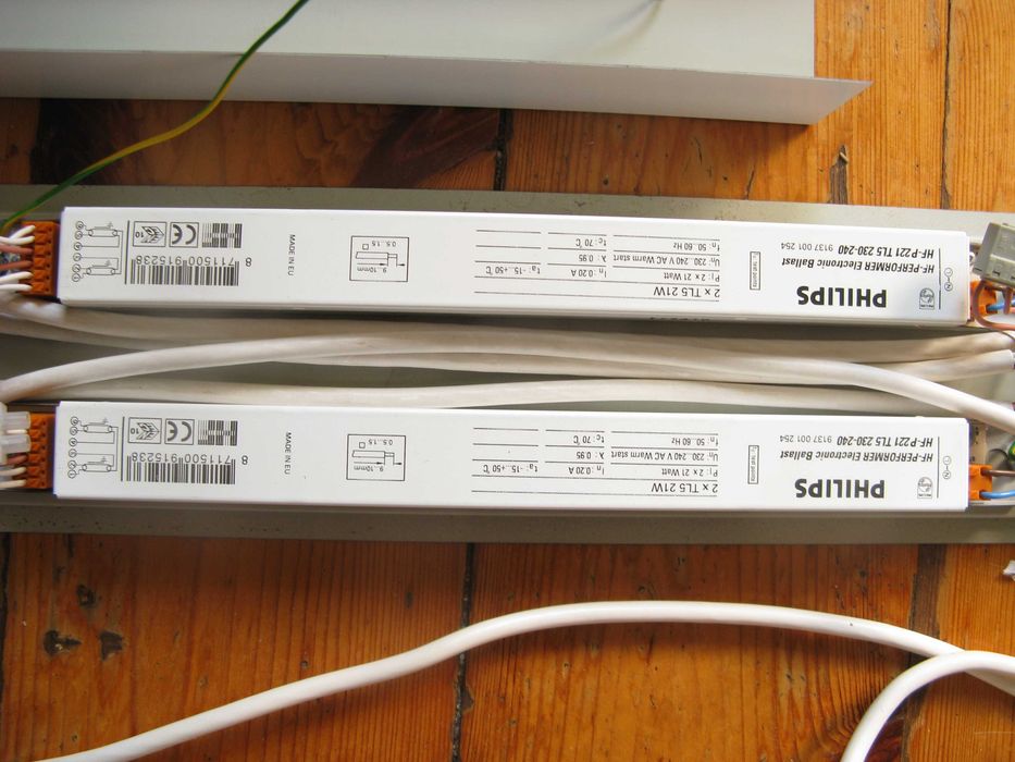 zestaw świetlówki stateczniki szafa regał zestaw 8 x 21 W TL5