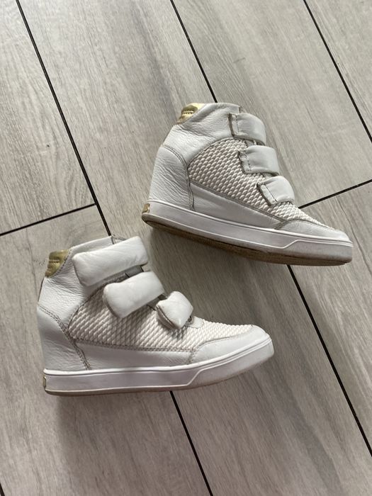 Wysokue sneakersy Guess rozm 38