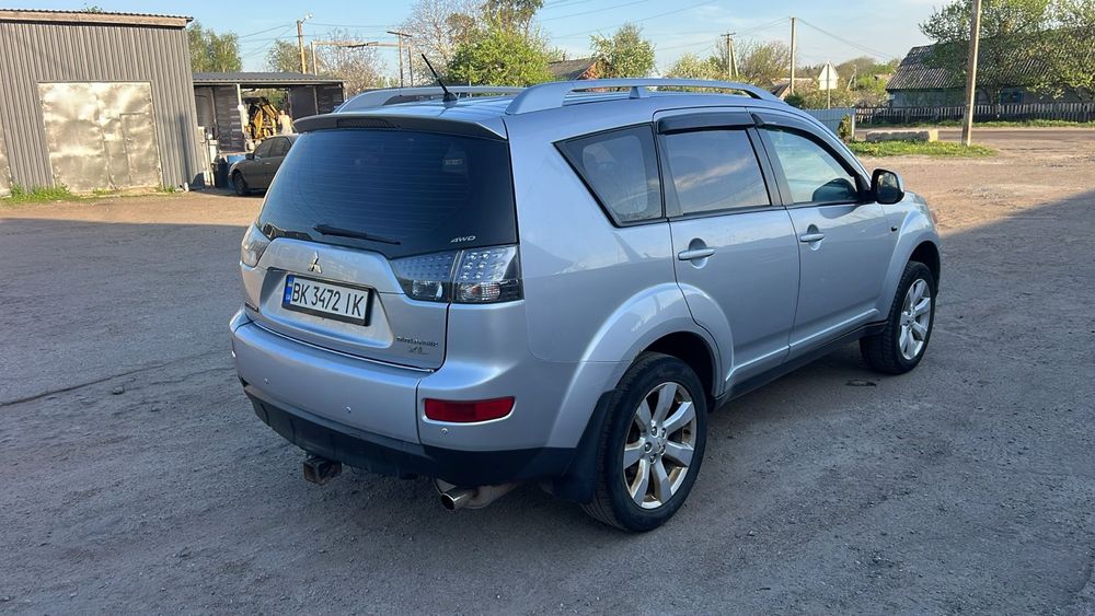 Продам mitsubishi outlander xl