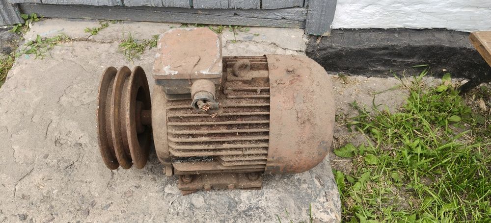 Електродвигун 4кВт 950об