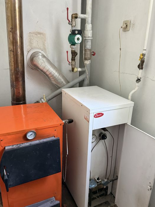 Газовий котел Данко і твердопаливний котел  б/у в хорошому стані , можна в роздріб