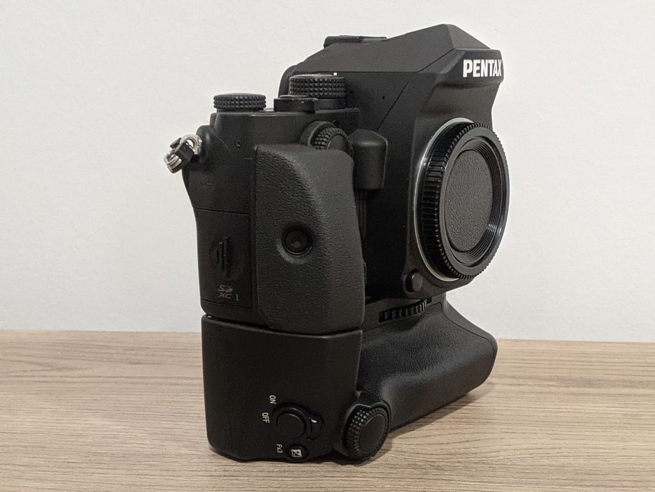Pentax KP + D-BG7