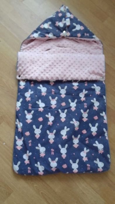 Śpiworek do wózka Lilo z wycięciami