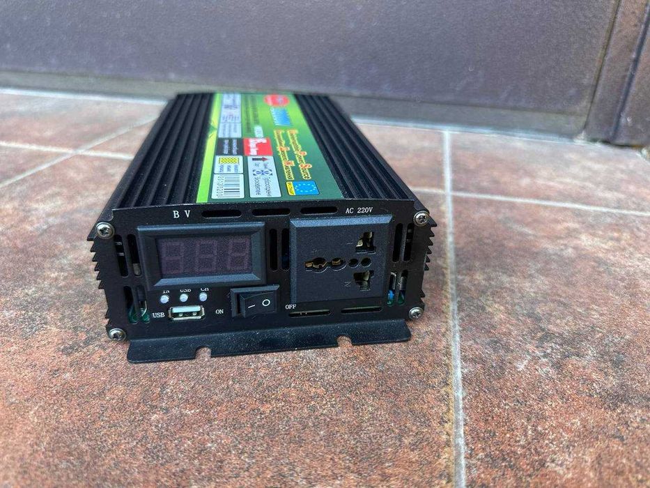 Перетворювач 12-220 В 3200 Вт із зарядкою для дому, котла, насоса. ДБЖ