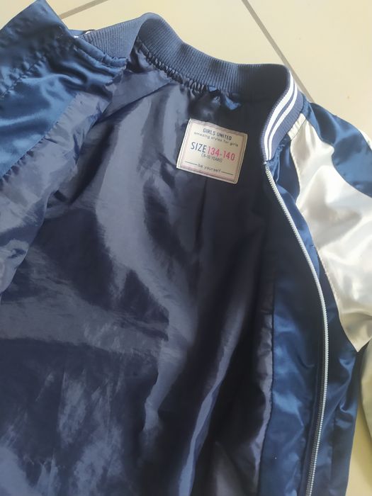 Kurtka, bluza a'la bomberka r. 134/140