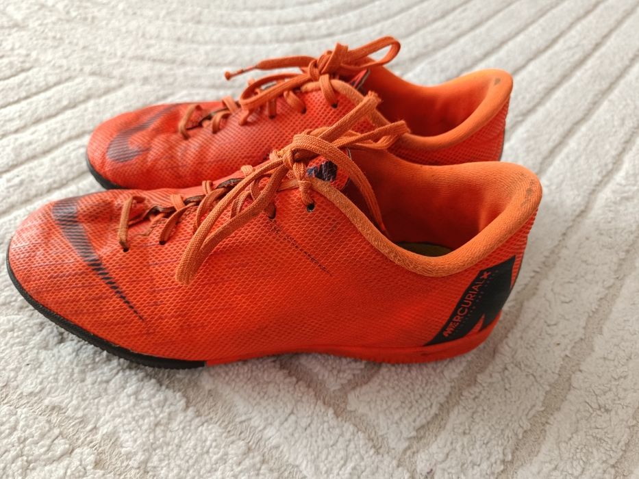 Halówki Nike rozmiar 37,5