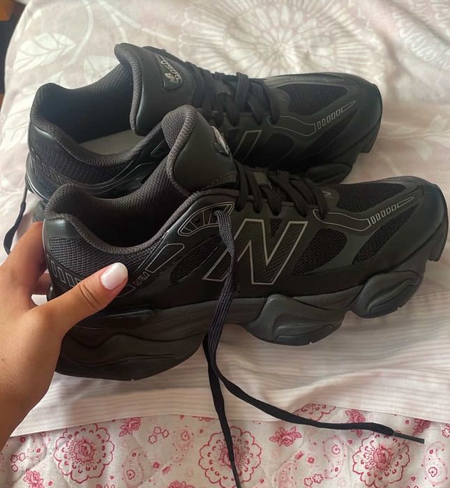 Sapatilhas new balance modelo recente 9060 :)