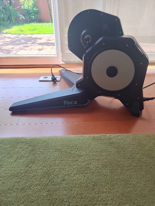 Rolo Treino Tacx Flux 2 Smart Direct Drive + Cassete 11V - Como NOVO!