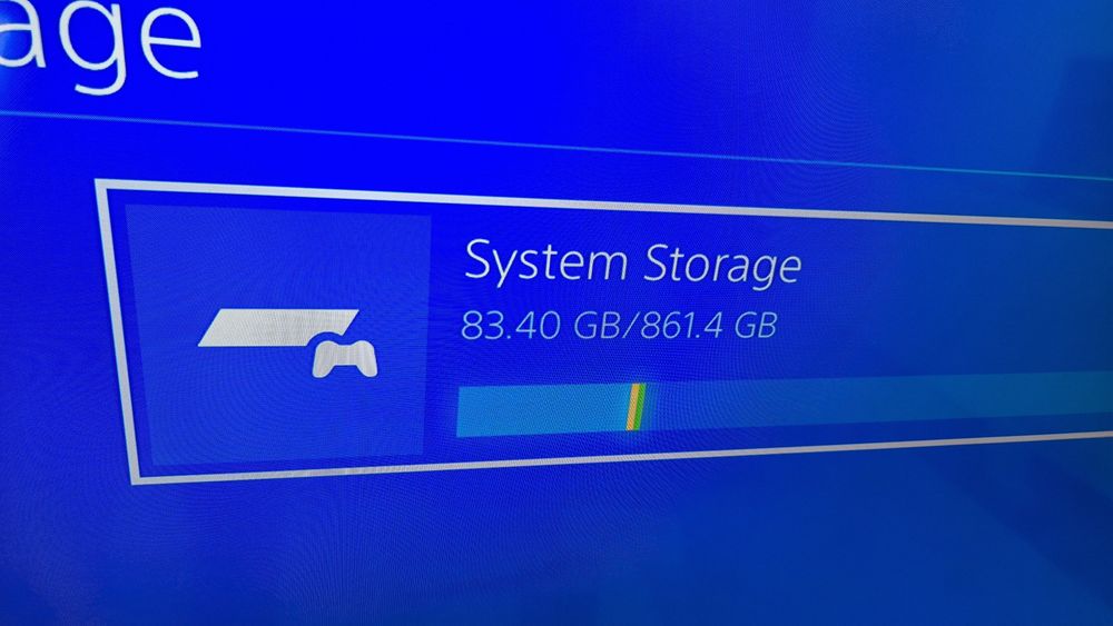 Playstation 4 Slim 1TB com Comando