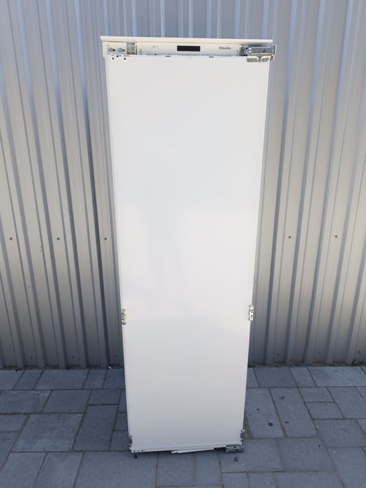 Вбудований холодильник Miele K37682