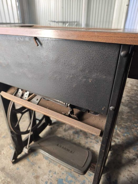 Maquina costura Singer Antiga com móvel manual ou com  motor elétrico