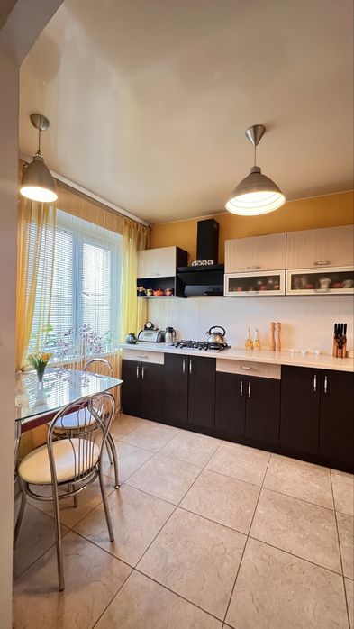 Продаж 3 кім квартири на Жадова