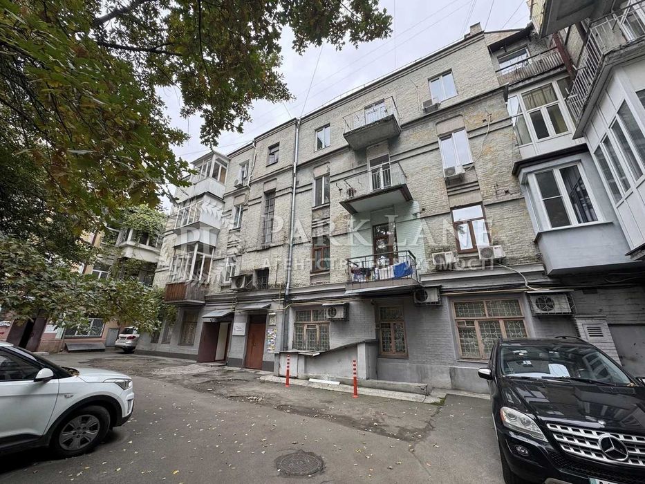 Центр Поділ Продаж 2к квартири Верхній Вал 50а Контрактова площа