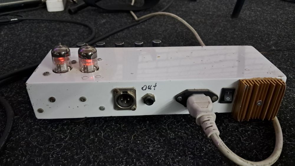 Преамп басовий, ламповий