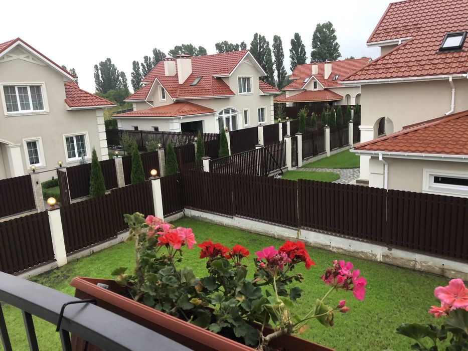 Котеджний Комплекс " Зарічний Гай"