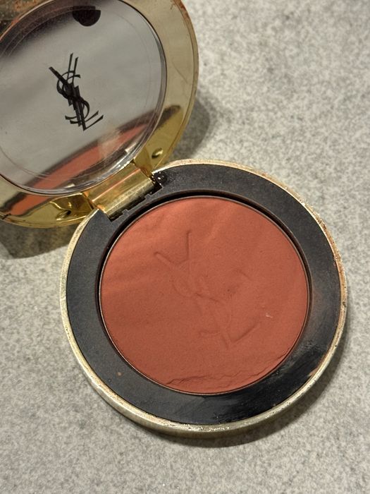 Oryginalny róż YSL