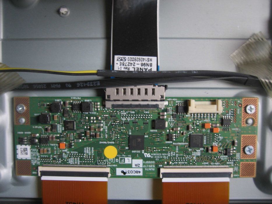 Телевізор Samsung UE32H5303AK розбита матриця