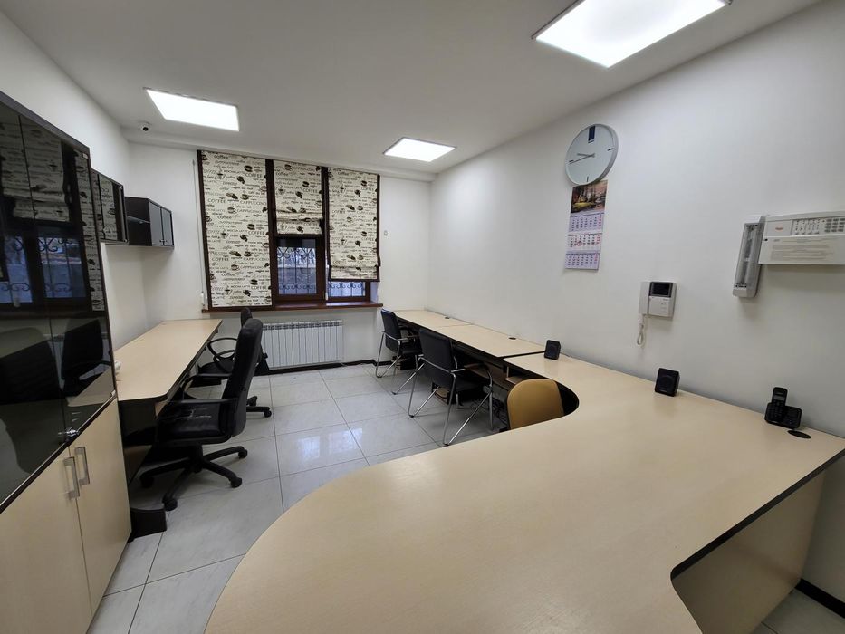 Офіс 83м2 в цоколі, опалюється