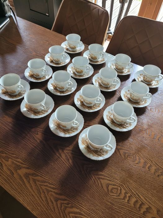 Conjunto de xícara e pires da Spal