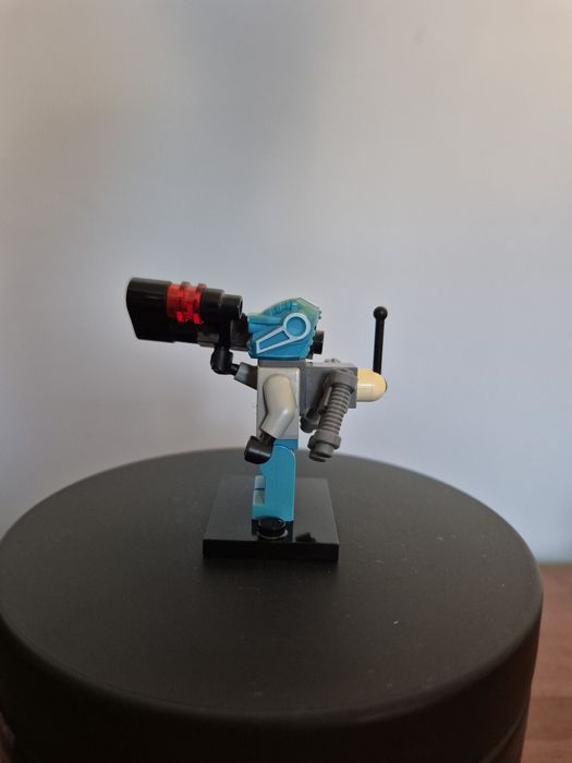 Dark Azure Robot Sidekick Galaxy Squad figurka lego