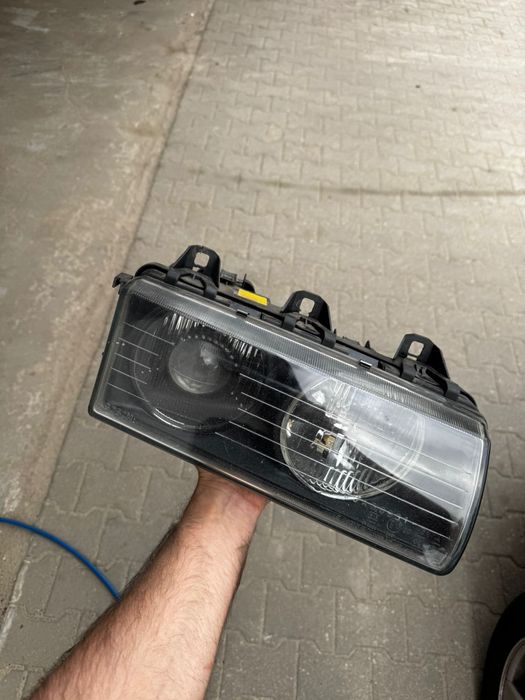 Lampa przednia prawa bosch soczewka e36