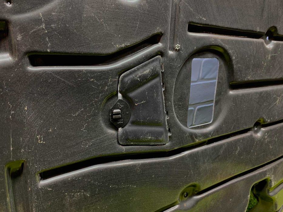 ЗАЩИТА ПОД ДВИГАТЕЛЬ BMW 3 E90 E91 E92 05-2013 Захист двигуна бмв е90