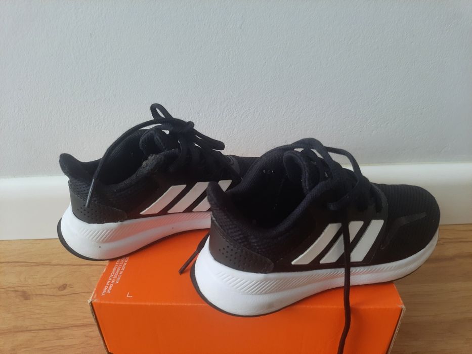 Adidasy, rozm. 28