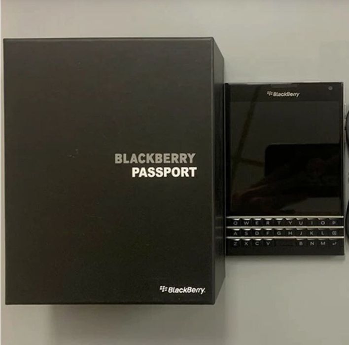 Blackberry Passport *Novo* na caixa com todos os acessórios