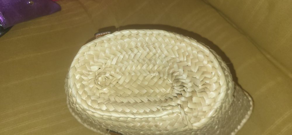 Carteira/cesta loewe folha de palmeira e pele bezerro artesanal