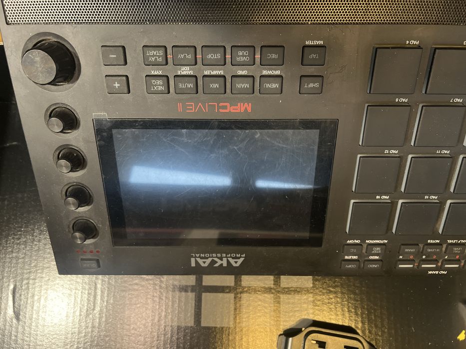 Akai Mpc live II / groovebox