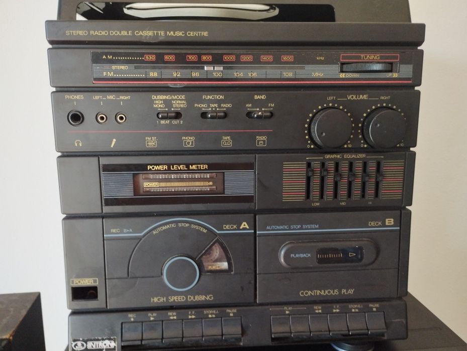 Aparelhagem intro cassetes giradisco e radio