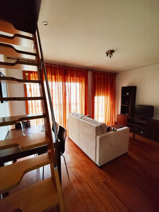 Alugo quarto perto do Hospital de São João  ao lado do hotel Axis